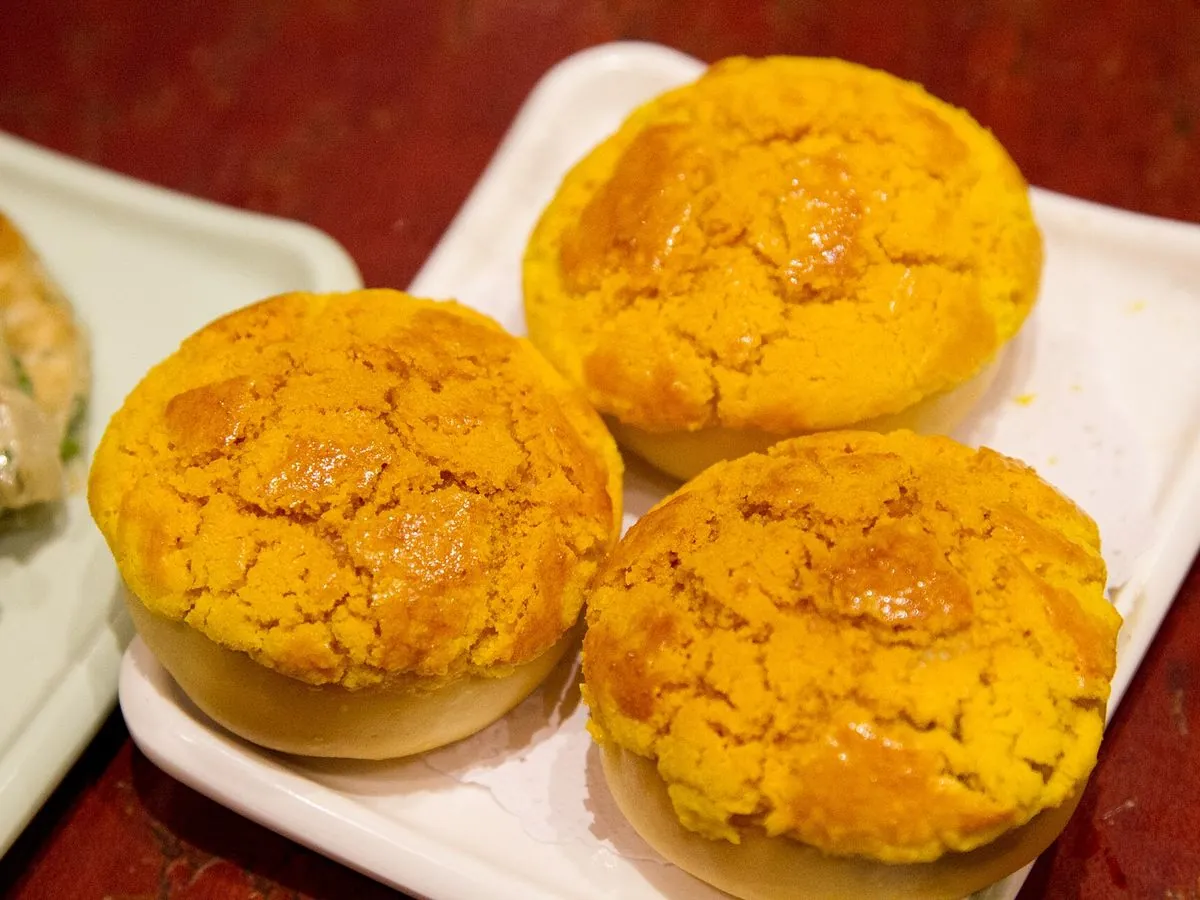 Pineapple bun (bolo bao)