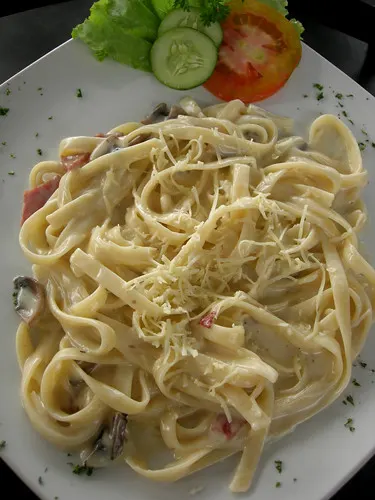 Fettuccine Alfredo