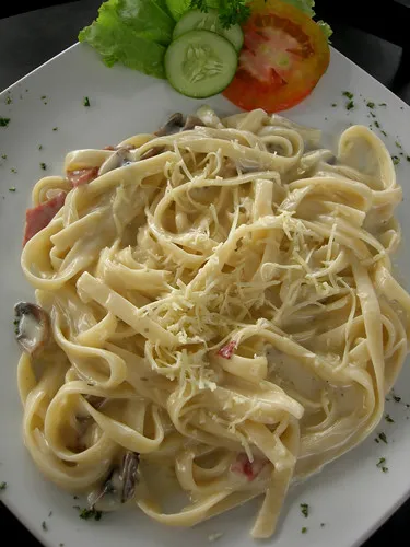Fettuccine Alfredo