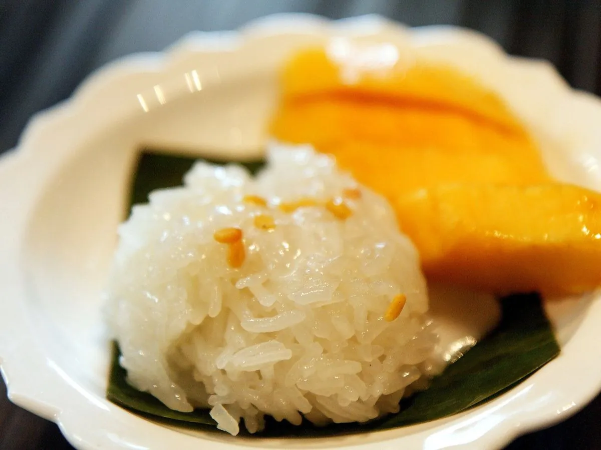 Arroz glutinoso con mango
