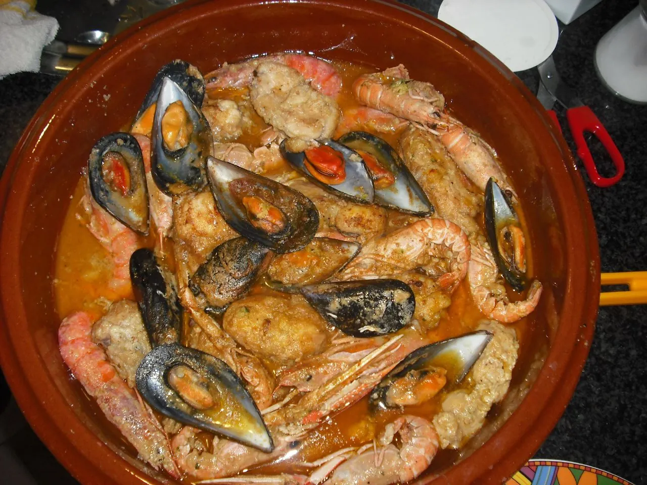 Zarzuela de pescados y mariscos